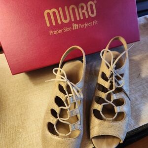Munro Jillie Taupe/Silver Metallic Nubuck Slingbacks 8M
